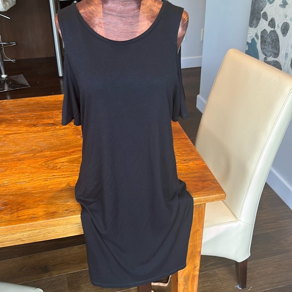 Size S - Zara Trafaluc Black Cold Shoulder T-Shirt Mini Dress. - Picture 2 of 3